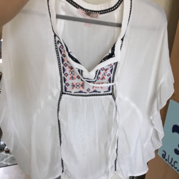 white flowy detailed top - Picture 2 of 3